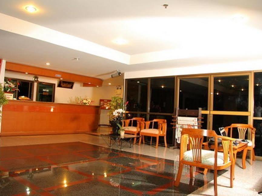 JS Tower apartamento con servicio Bangkok Exterior foto